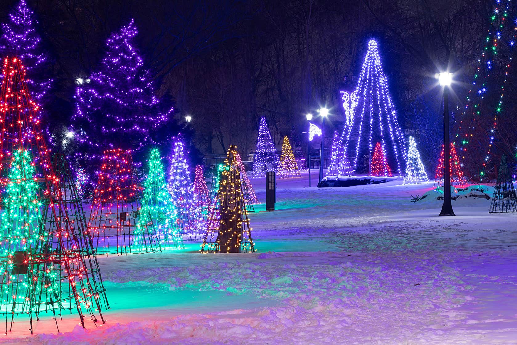 holiday light displays near toronto